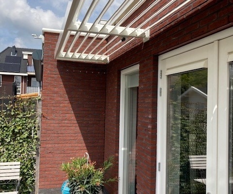 Solar Shield beeldbepalende luifel voor een woonhuis